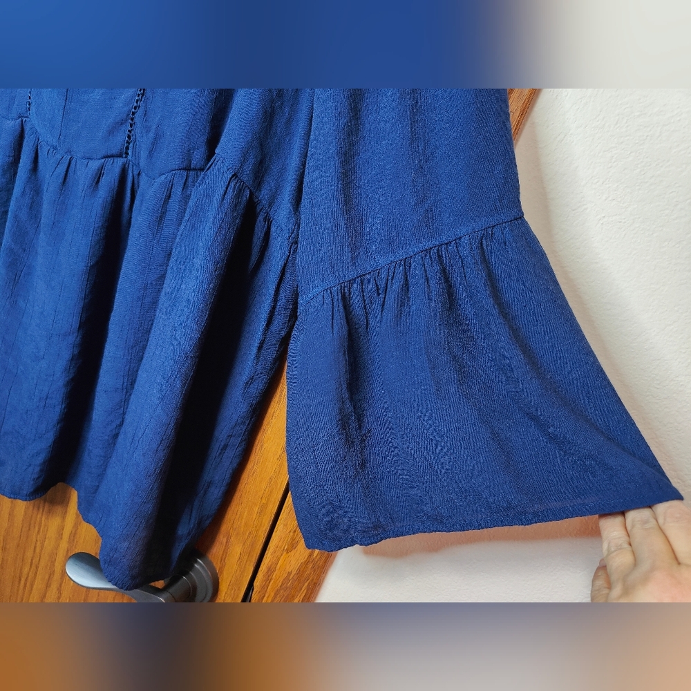 Women's Counterparts Blue Bell Sleeve Tunic Top, Size 3X - Picture 4 of 7